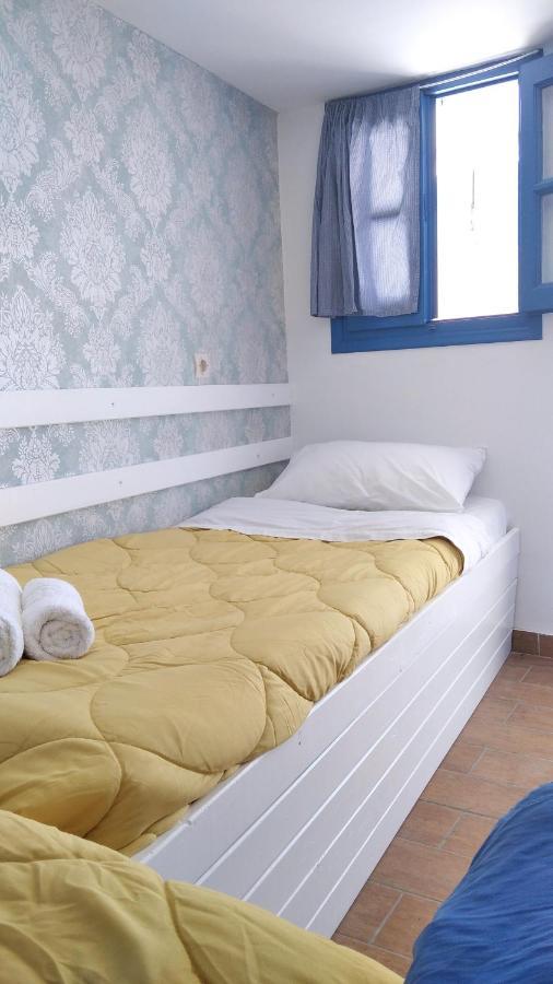 Traditional Renovated House In The Centre Of Анафи Экстерьер фото
