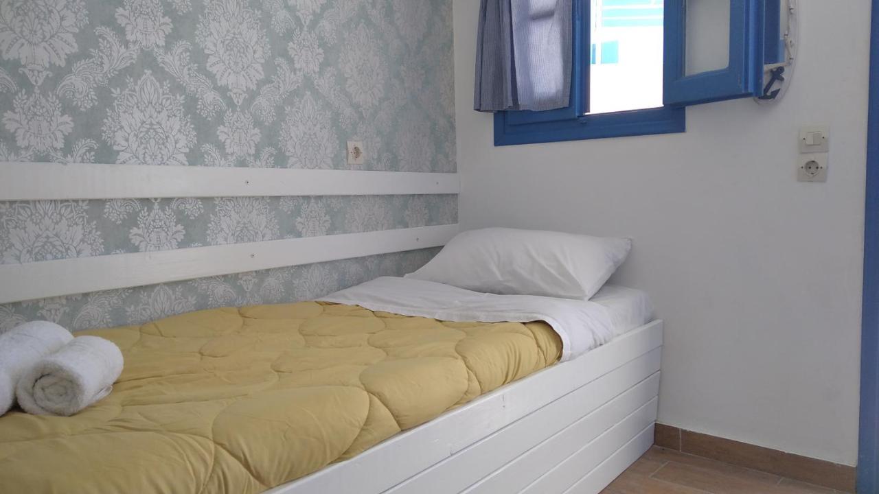 Traditional Renovated House In The Centre Of Анафи Экстерьер фото